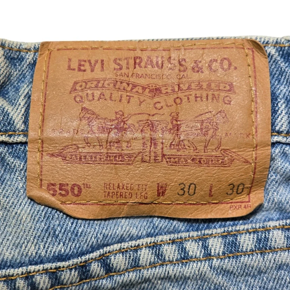 Vintage 550 Relaxed Tapered Leg Jeans Mens 30x30 Light Wash Levi's Made in USA